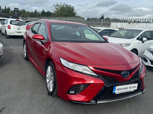 Toyota Camry Saloon, Petrol Hybrid, 2020, Red