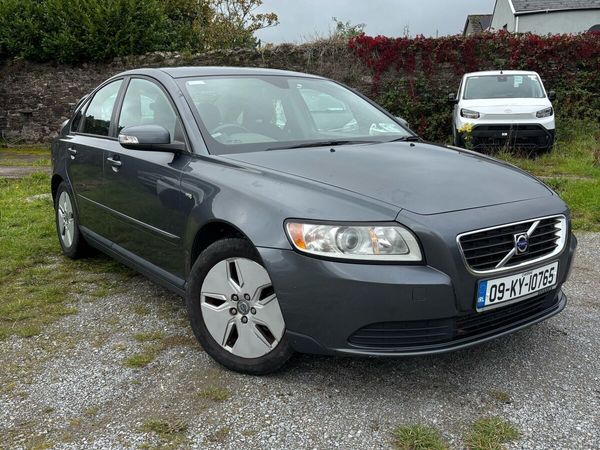 Volvo S40 Saloon, Diesel, 2009, Grey