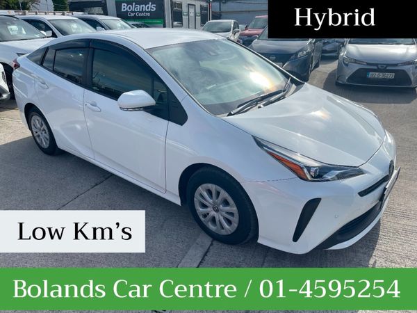 Toyota Prius Hatchback, Petrol Hybrid, 2022, White