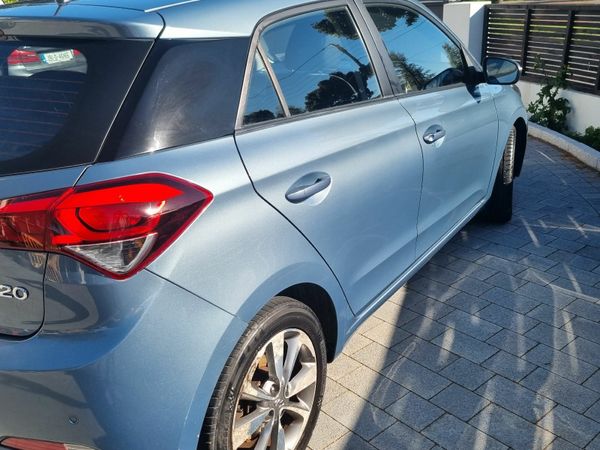 Hyundai i20 Hatchback, Petrol, 2017, Blue