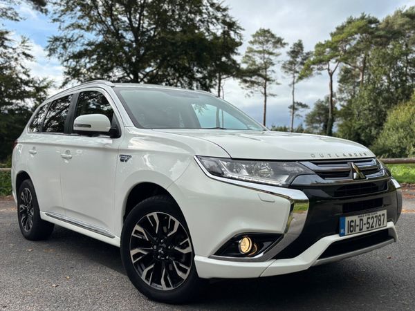 Mitsubishi Outlander SUV, Petrol Plug-in Hybrid, 2016, White