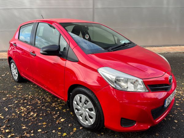 Toyota Yaris Hatchback, Petrol, 2012, Red