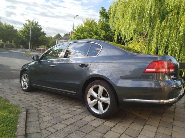 Volkswagen Passat Saloon, Diesel, 2012, Grey