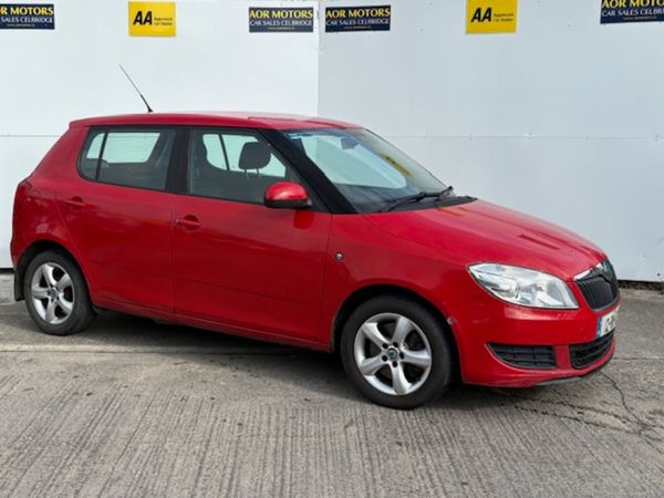 Skoda Fabia Hatchback, Diesel, 2012, Red