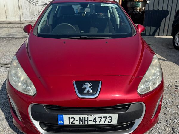 Peugeot 308 Hatchback, Diesel, 2012, Red