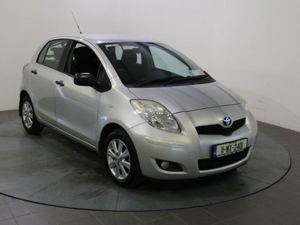 Toyota Yaris Hatchback, Petrol, 2011, Silver