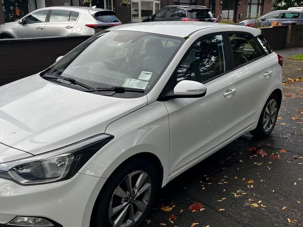 Hyundai i20 Hatchback, Petrol, 2015, White