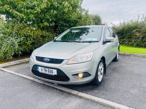 Ford Focus Hatchback, Diesel, 2011, Gold