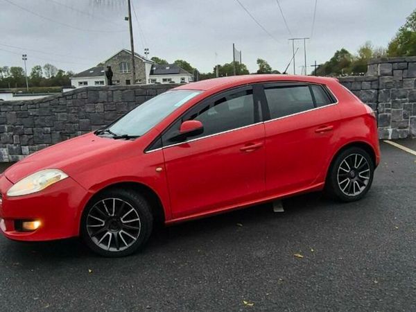 Fiat Bravo Hatchback, Petrol, 2009, Red