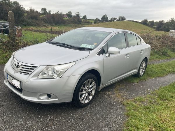 Toyota Avensis Saloon, Diesel, 2010, Silver