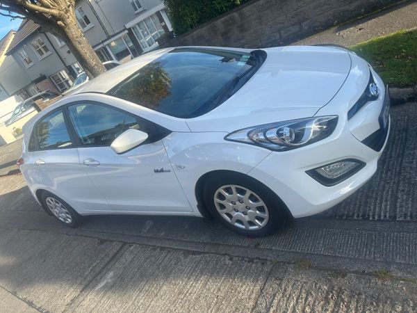Hyundai i30 Hatchback, Petrol, 2014, White