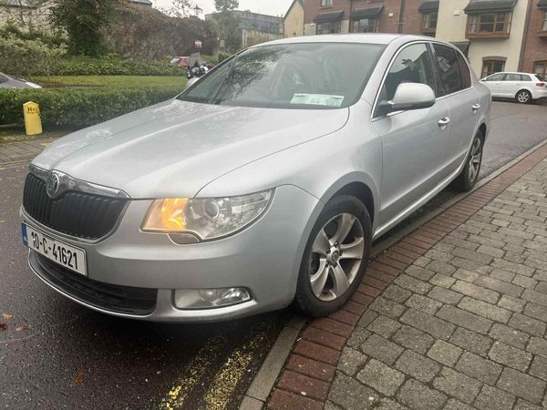 Skoda Superb Hatchback, Diesel, 2010, Silver