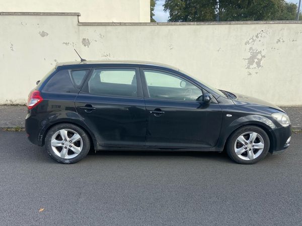 Kia Ceed Hatchback, Diesel, 2012, Black