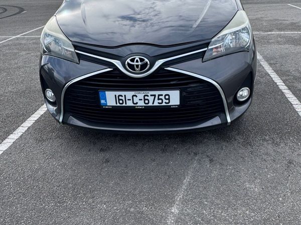 Toyota Yaris Hatchback, Petrol, 2016, Grey