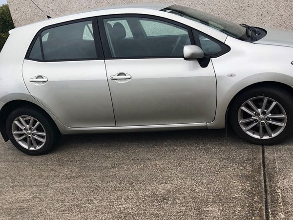 Toyota Auris Hatchback, Diesel, 2008, Silver