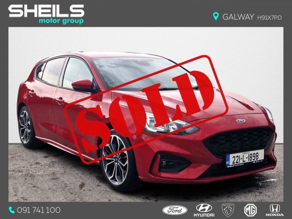 Ford Focus Hatchback, Petrol Hybrid, 2022, Red