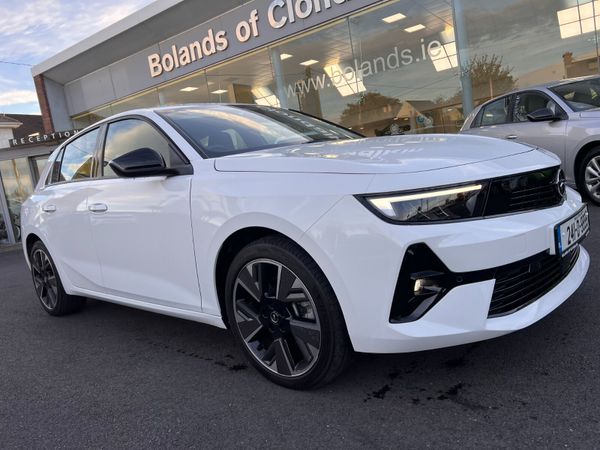 Opel Astra Hatchback, Electric, 2024, White