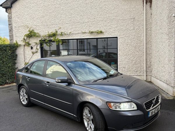 Volvo S40 Saloon, Diesel, 2010, Grey