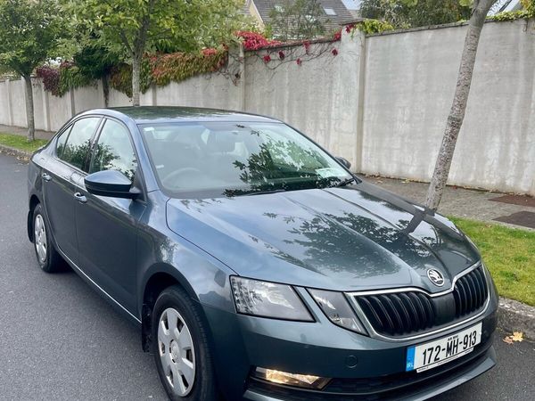 Skoda Octavia Saloon, Petrol, 2017, Grey