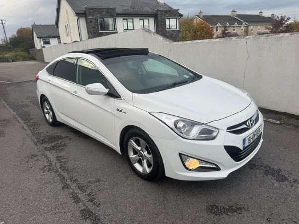 Hyundai i40 Saloon, Diesel, 2015, White