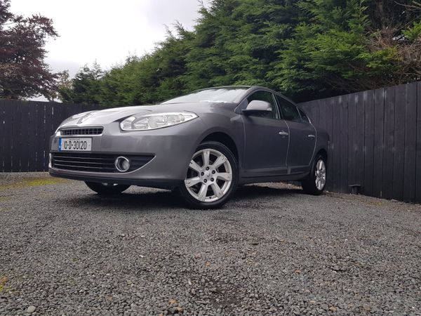 Renault Fluence Saloon, Diesel, 2010, Grey