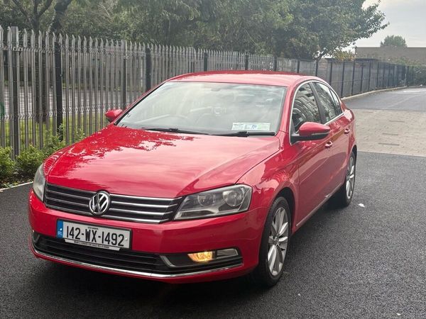 Volkswagen Passat Saloon, Diesel, 2014, Red