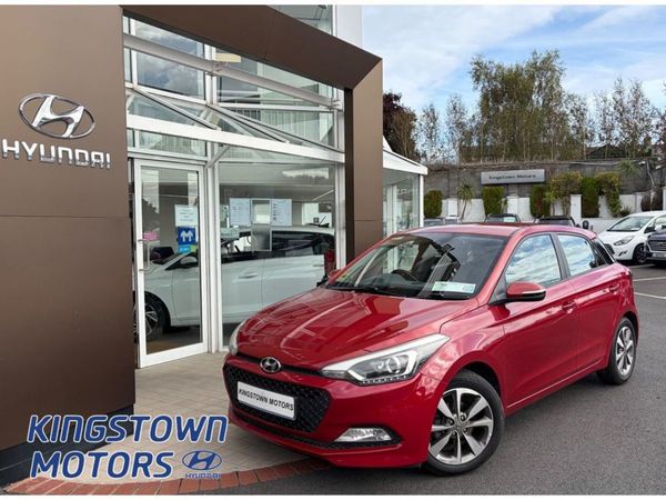 Hyundai i20 Hatchback, Petrol, 2015, Red