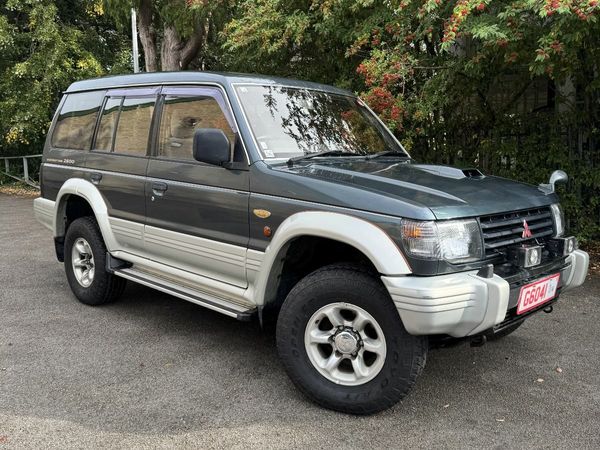 Mitsubishi Pajero SUV, Diesel, 1994, Green
