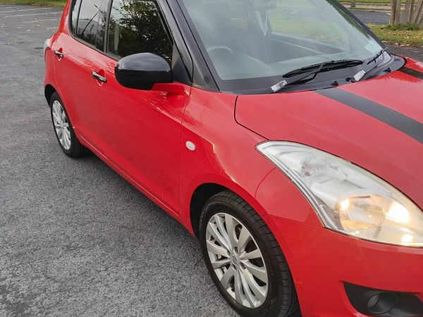 Suzuki Swift Hatchback, Petrol, 2013, Red
