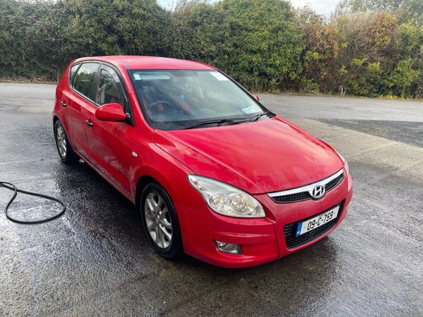 Hyundai i30 Hatchback, Diesel, 2009, Red
