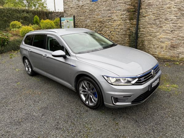 Volkswagen Passat Estate, Petrol Plug-in Hybrid, 2018, White