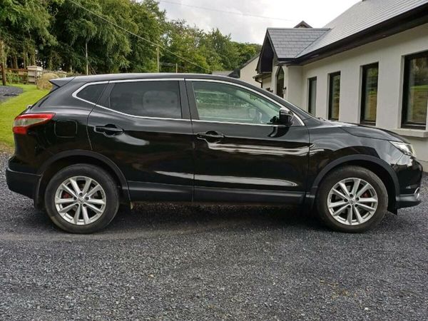 Nissan Qashqai Hatchback, Petrol, 2015, Black