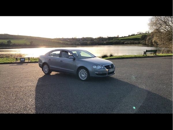 Volkswagen Passat Saloon, Diesel, 2009, Blue