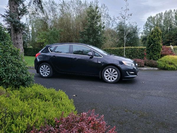 Vauxhall Astra Hatchback, Diesel, 2013, Black