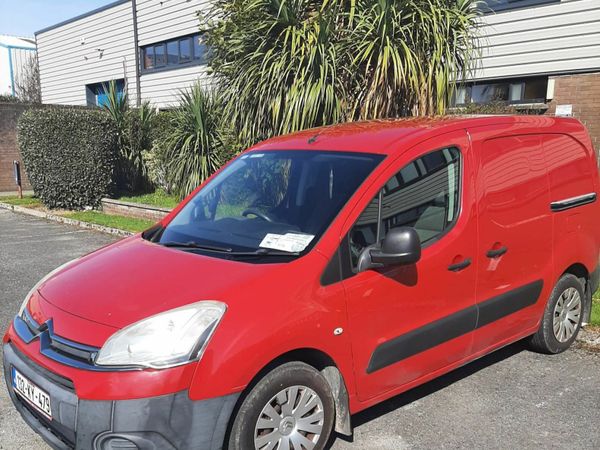 Citroen Berlingo MPV, Diesel, 2013, Red