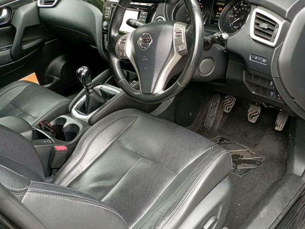 Nissan Qashqai Hatchback, Diesel, 2014, Black