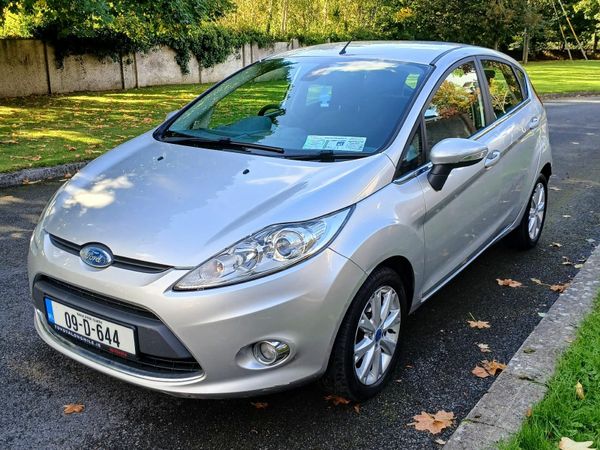 Ford Fiesta Hatchback, Petrol, 2009, Silver