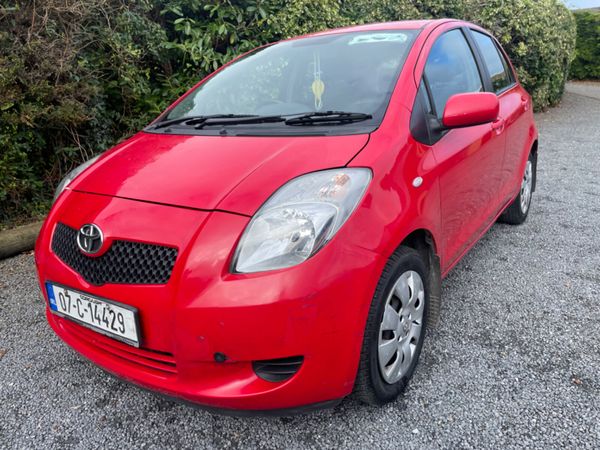 Toyota Yaris Hatchback, Petrol, 2007, Red