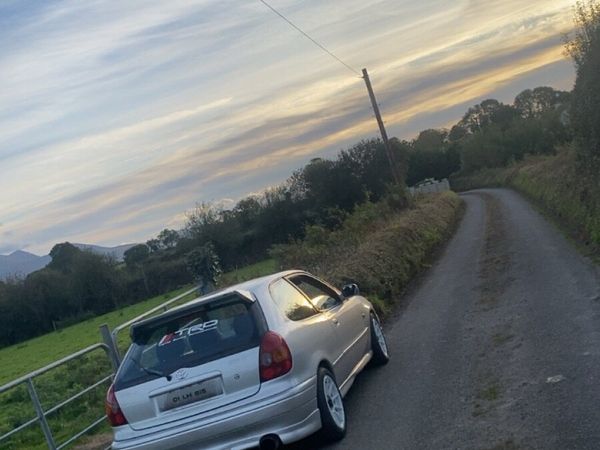 Toyota Corolla Hatchback, Petrol, 2001, Silver