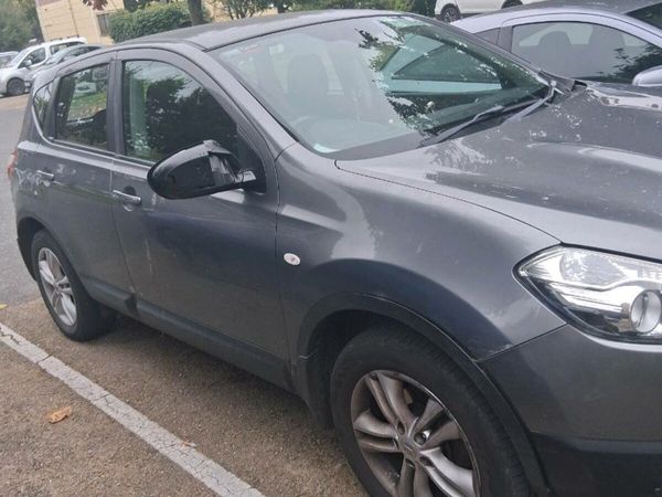 Nissan Qashqai Hatchback, Diesel, 2012, Grey