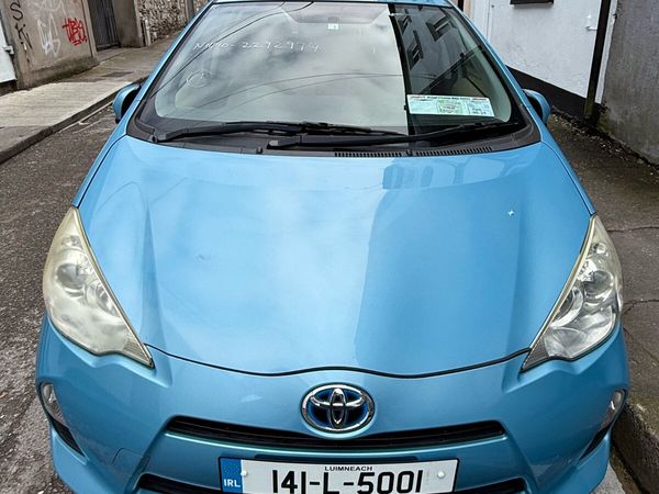 Toyota Aqua Hatchback, Petrol Hybrid, 2014, Blue