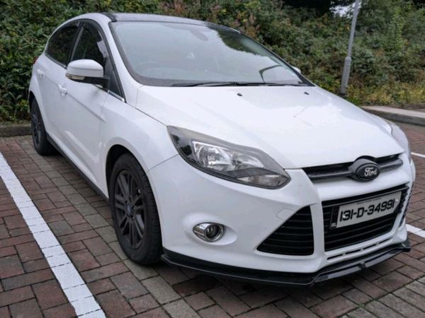 Ford Focus Hatchback, Petrol, 2013, White