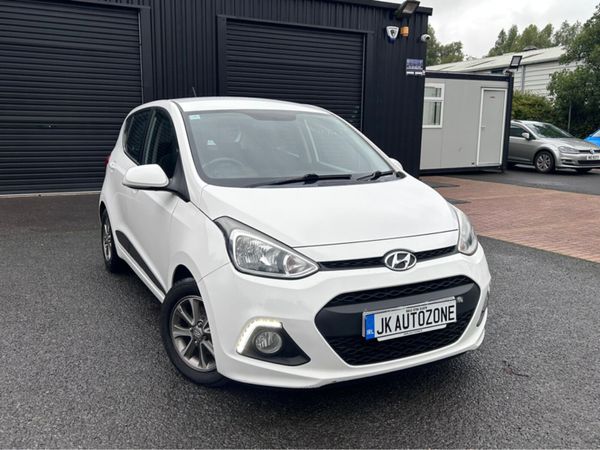 Hyundai i10 Hatchback, Petrol, 2015, White