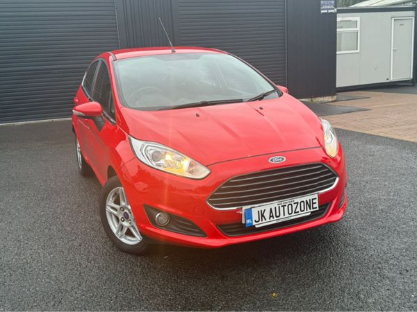 Ford Fiesta Hatchback, Petrol, 2013, Red