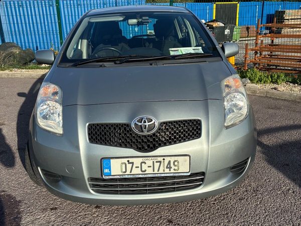 Toyota Yaris Hatchback, Petrol, 2007, Silver