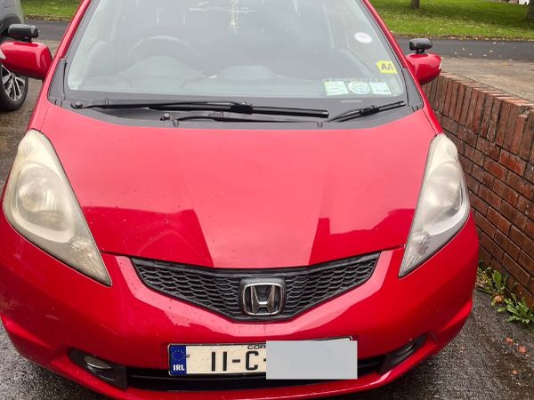 Honda Jazz Hatchback, Petrol, 2011, Red