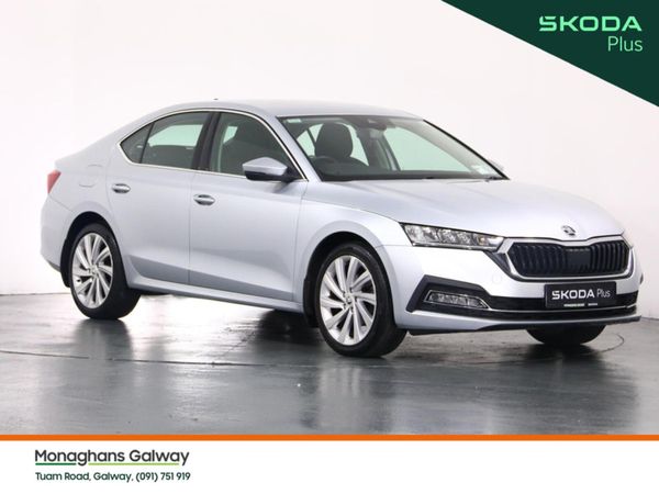 Skoda Octavia Hatchback, Petrol, 2021, Grey