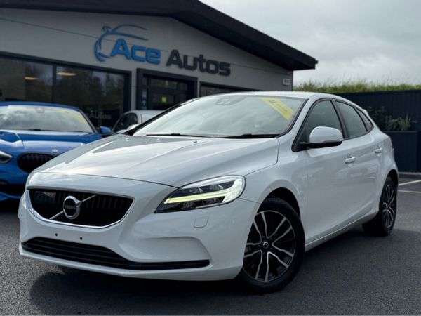 Volvo V40 Hatchback, Diesel, 2018, White