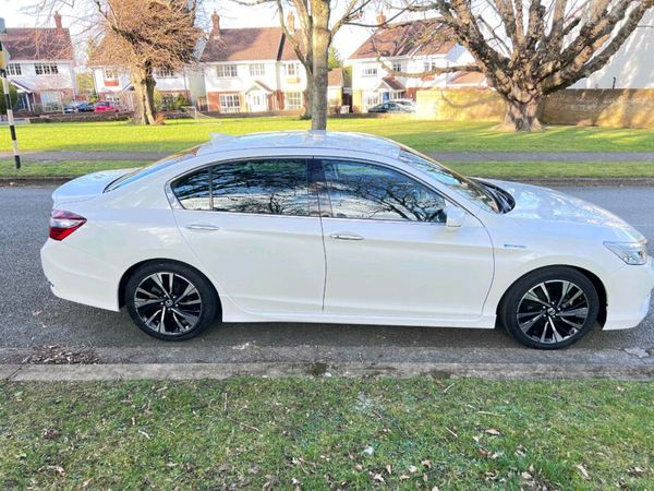 Honda Accord Saloon, Petrol Hybrid, 2017, White