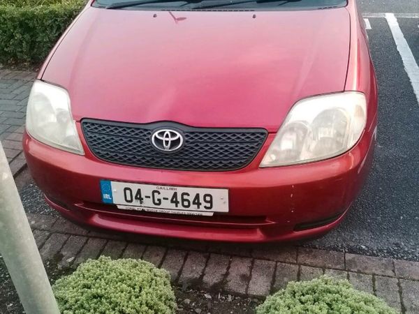 Toyota Corolla Saloon, Petrol, 2004, Red